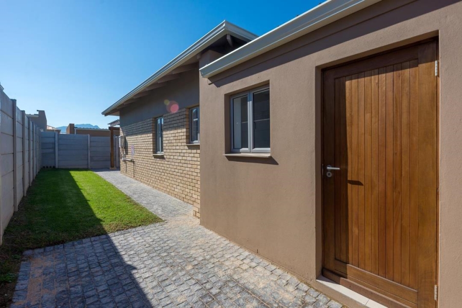 3 Bedroom Property for Sale in Hansmoeskraal A H Western Cape